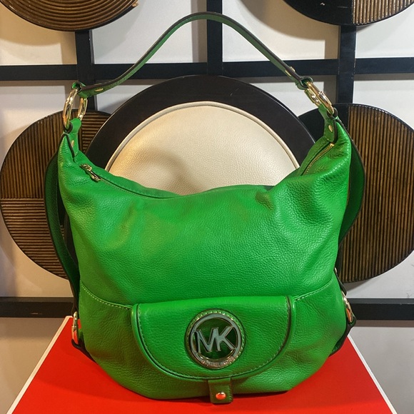 Beautiful Michael Kors bag used in good condition. - Picture 3 of 12